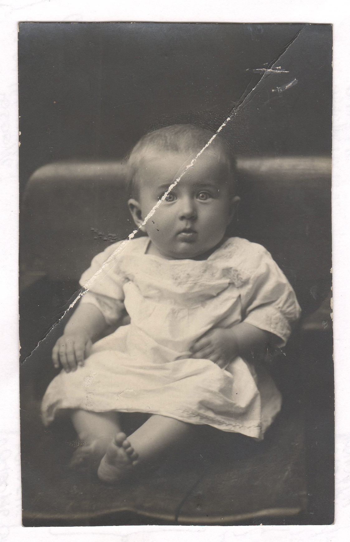 photo restoration services restore old photo online
