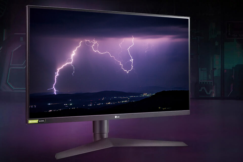 best triple monitor setup