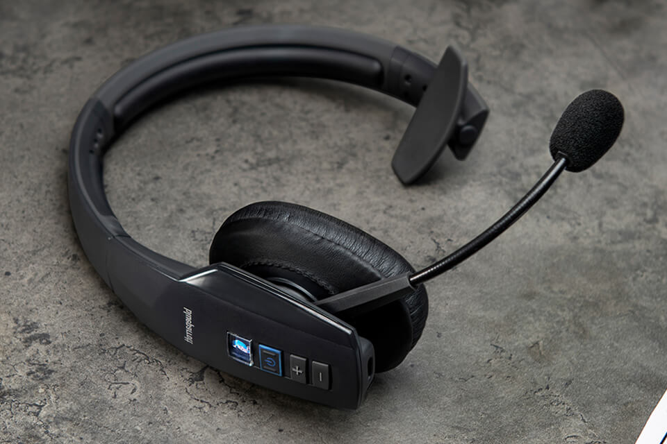 how to choose the best bluetooth headset for truckers