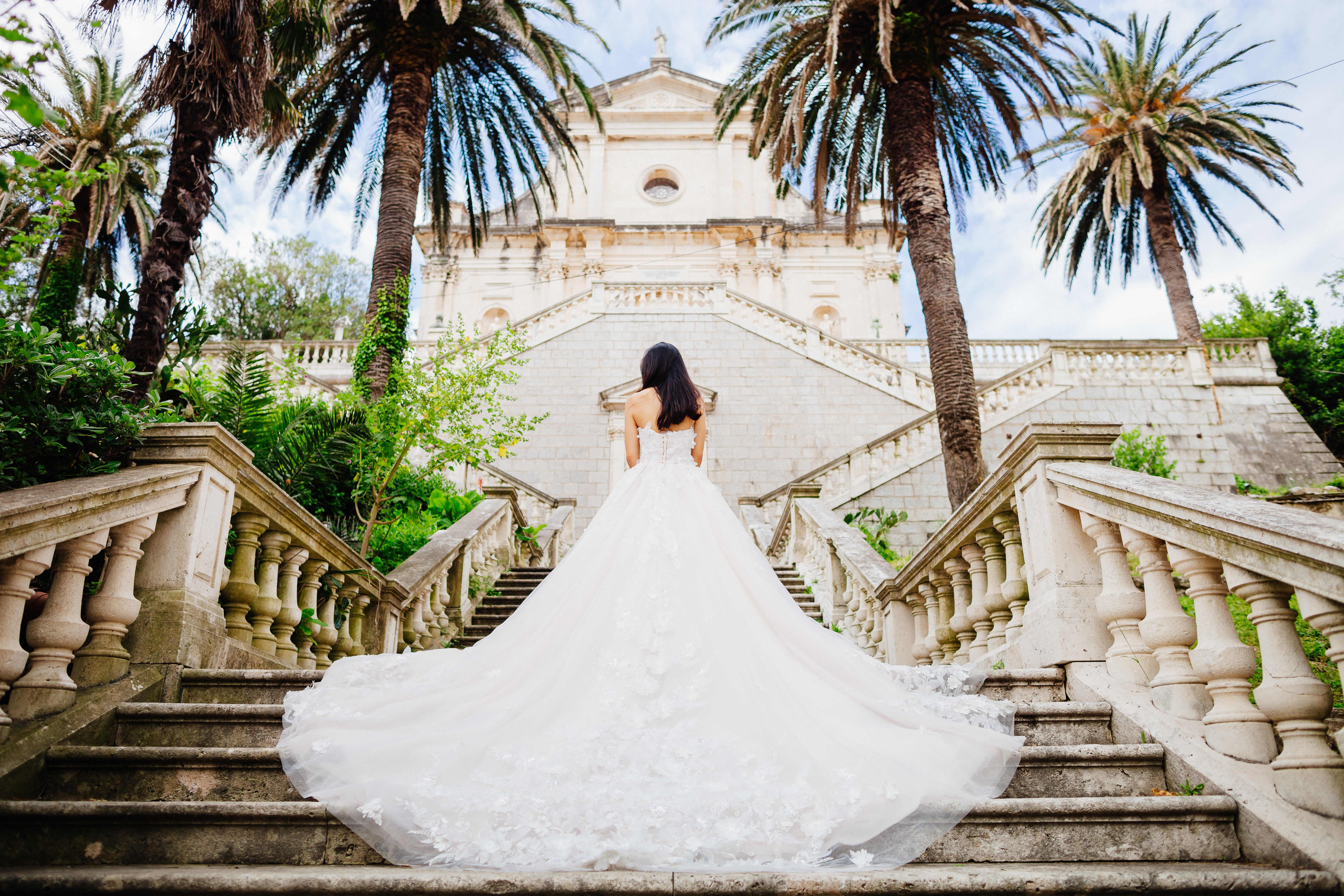 bridal portraits stairs