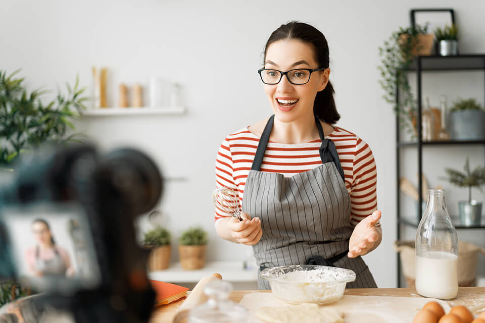 best vlogging camera under 300