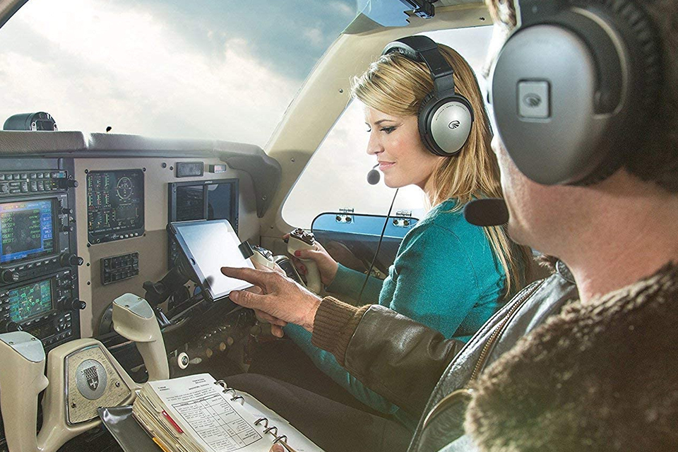 how to choose the best aviation headset
