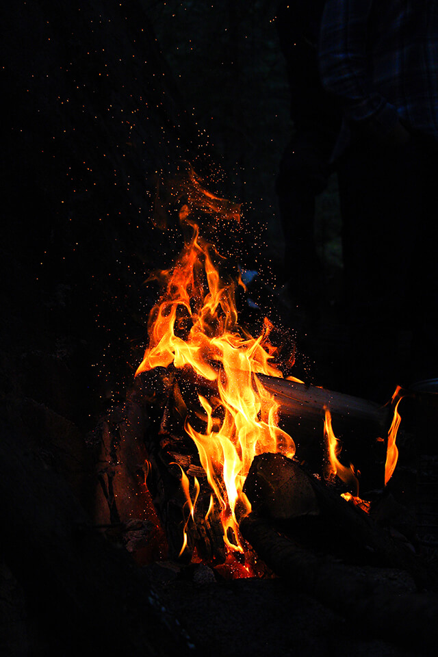 cool night photography ideas light campfire