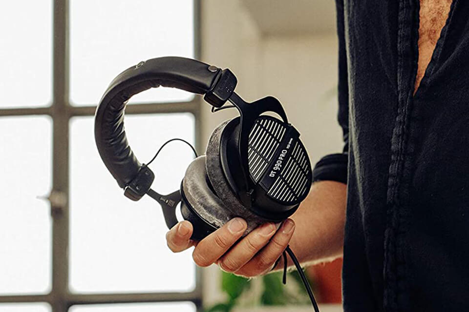 how to choose the best headset for streaming