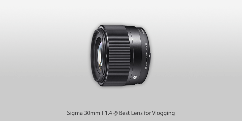 sigma 30mm F1.4 lens for vlogging