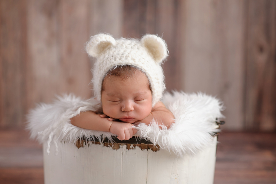 12 Best Lenses for Newborn Photography in 2024