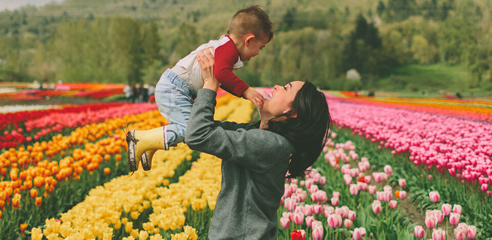 Mother and Son Photography Ideas to Try in 2021