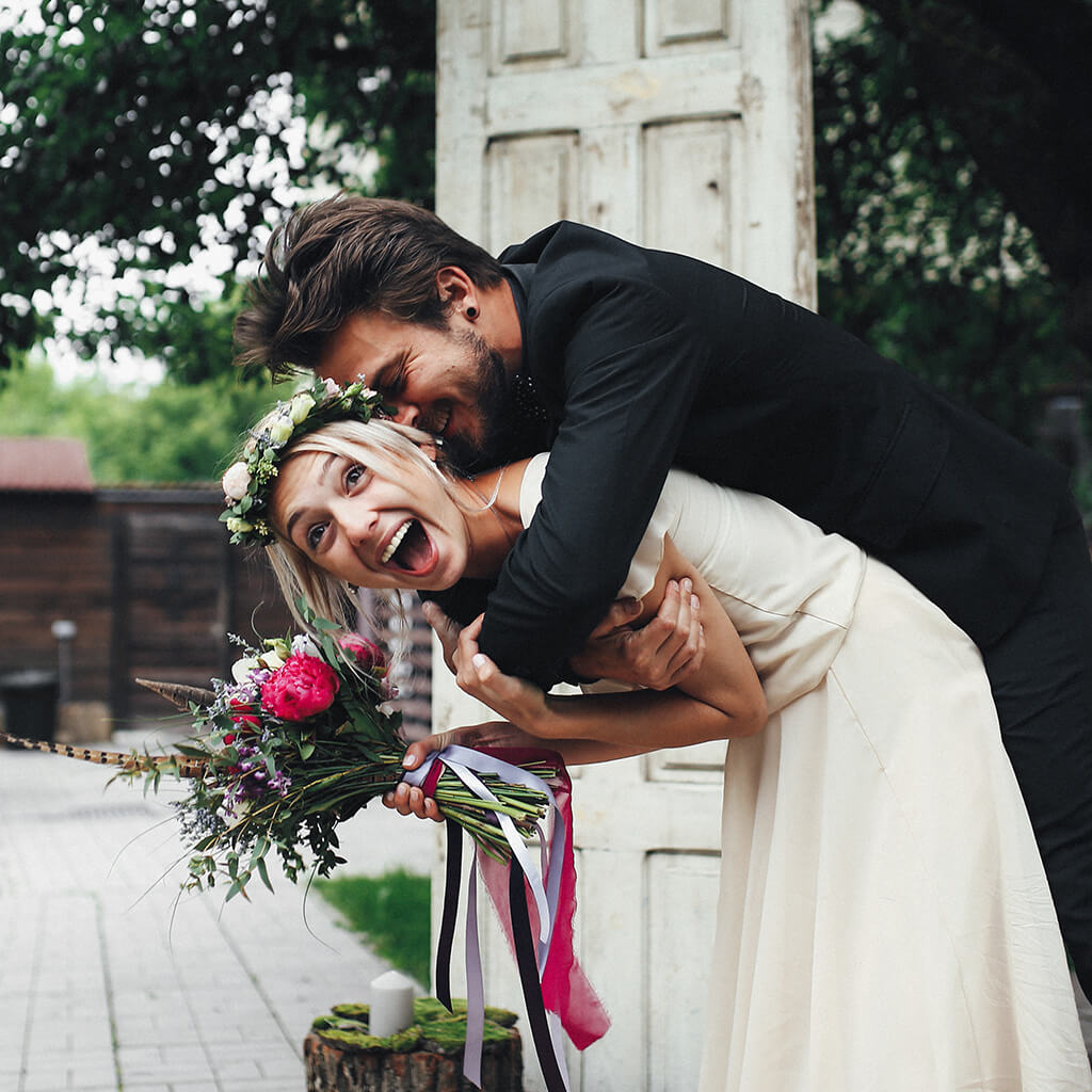 50 Funny Wedding Pictures to Take at Any Wedding Ceremony