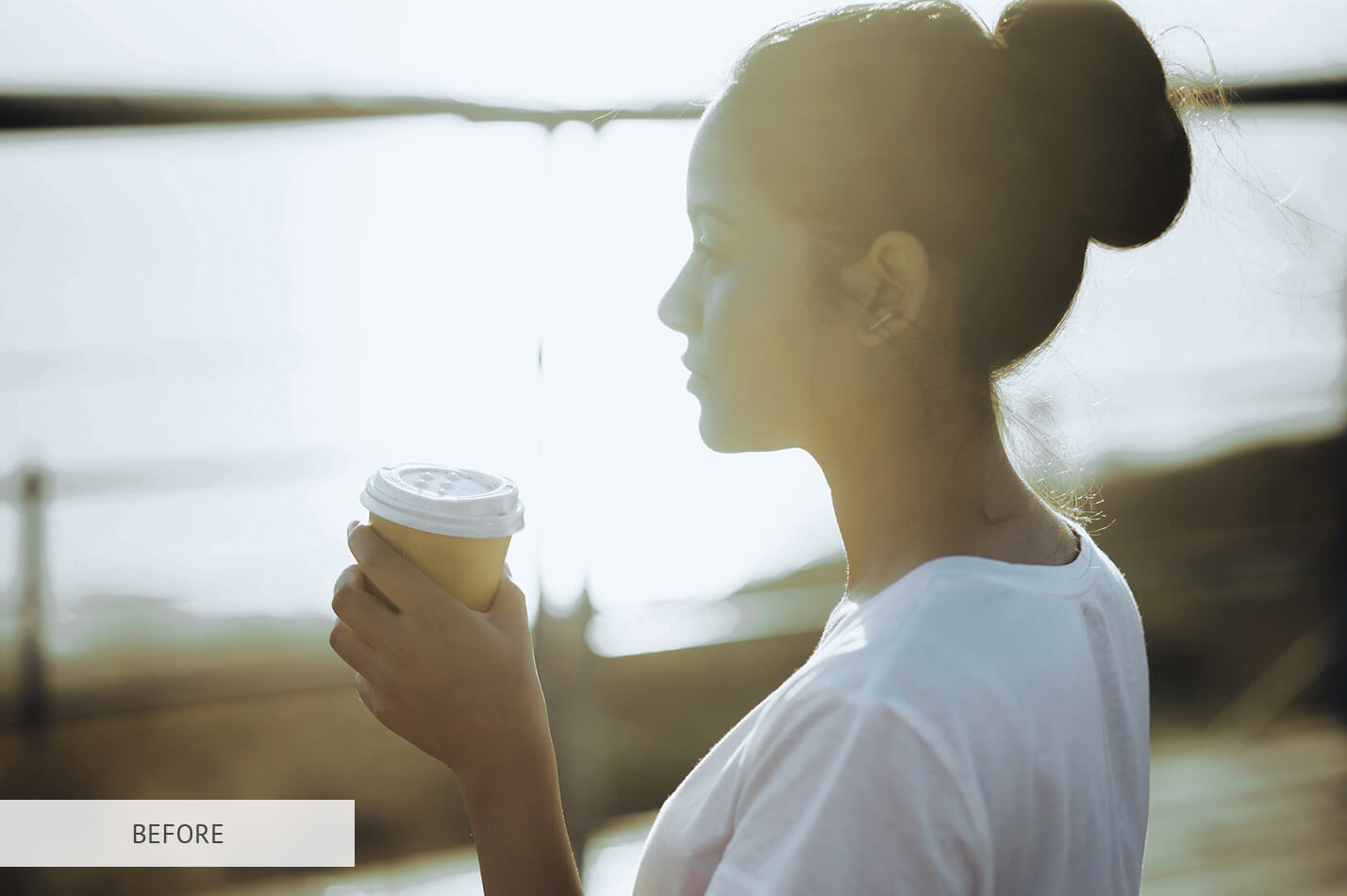 Девушка на закате с кофе кофе