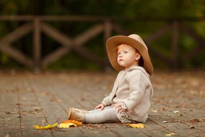 before and after retouch little boy in a hat