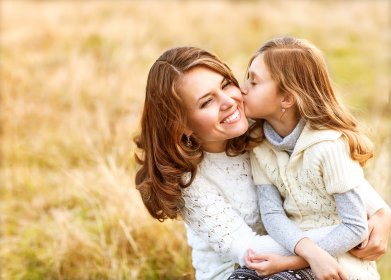 retouched images before and after mom with her daughter in the field